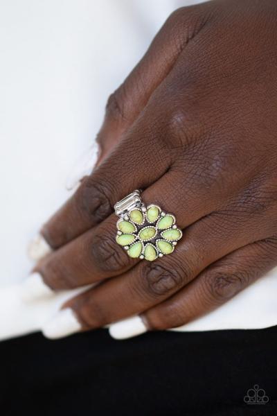 Stone Gardenia - Green Ring