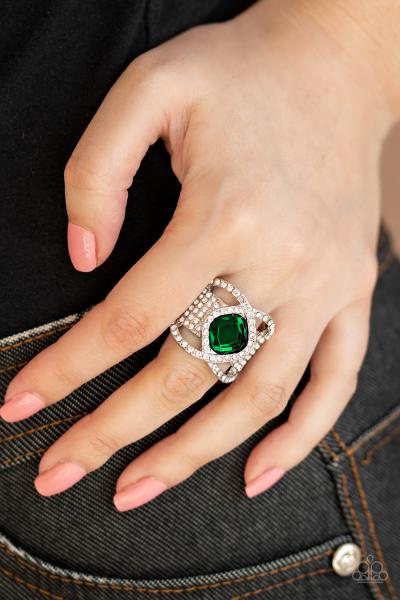 Triple Crown Twinkle - Green Ring