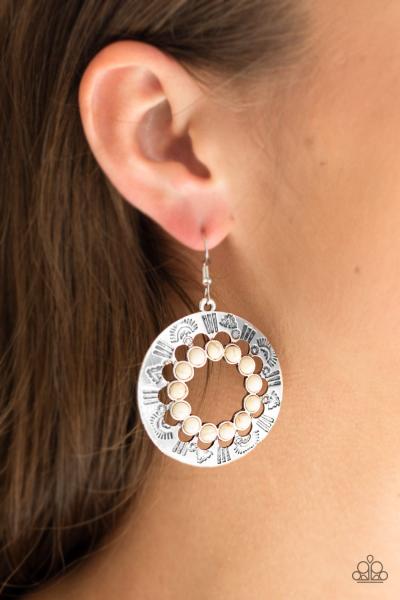 Organically Omega - White Earring 