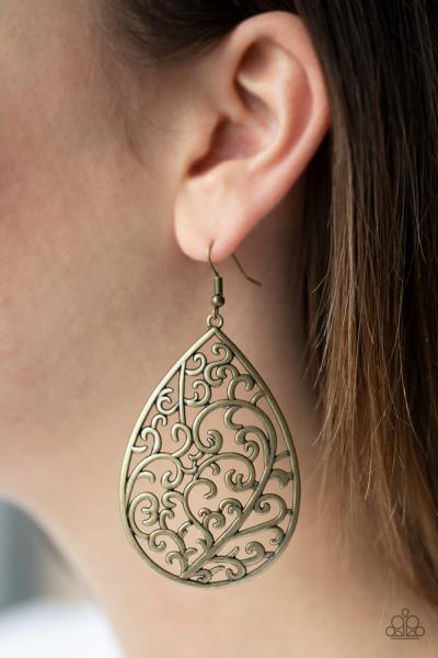 Grapevine Grandeur - Brass Earring