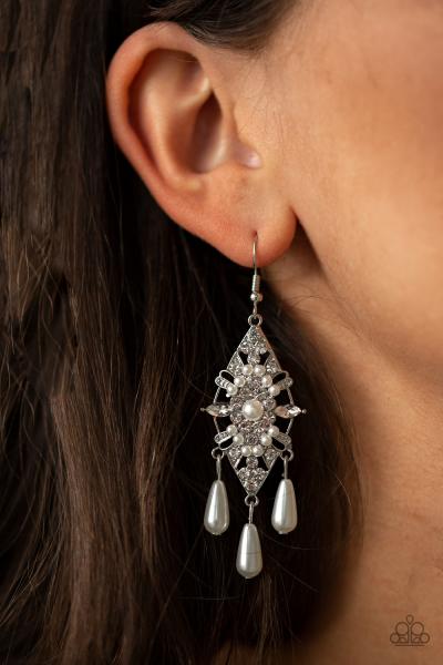 Majestic Mood - White Earring 