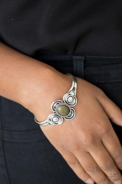 Dream COWGIRL - Green Cuff Bracelet