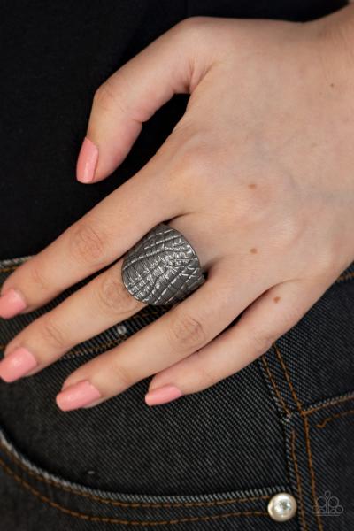 Metal Jungle - Black Ring