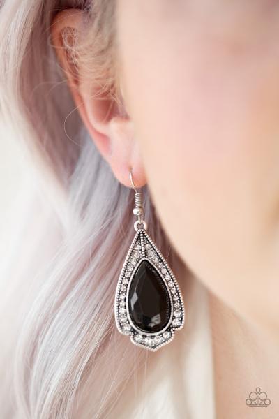 Superstar Stardom - Black Earring