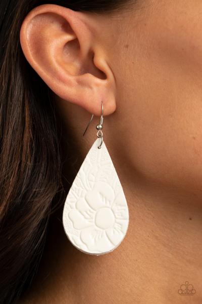 Beach Garden - White Earring 