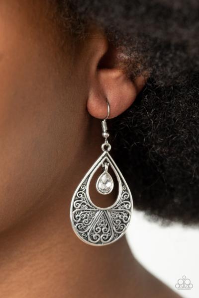 Garden Magic - White Earring 