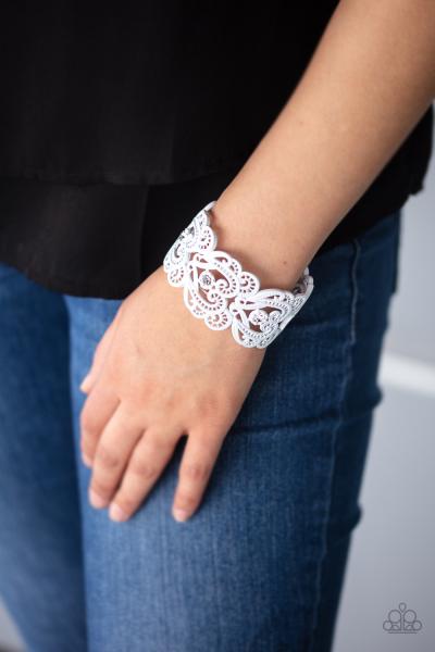 Vintage Romance - White Bracelet 