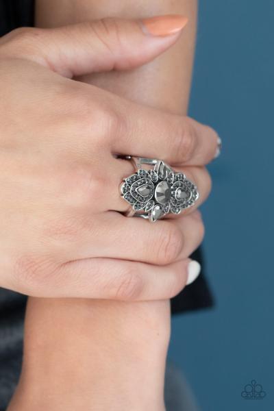 Glam Demand - Silver Ring