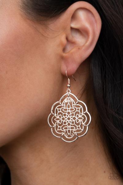Tour de Taj Mahal - Rose Gold Earring
