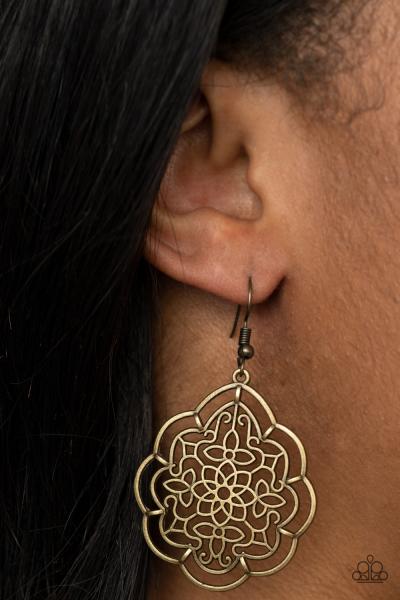 Tour de Taj Mahal - Brass Earring 