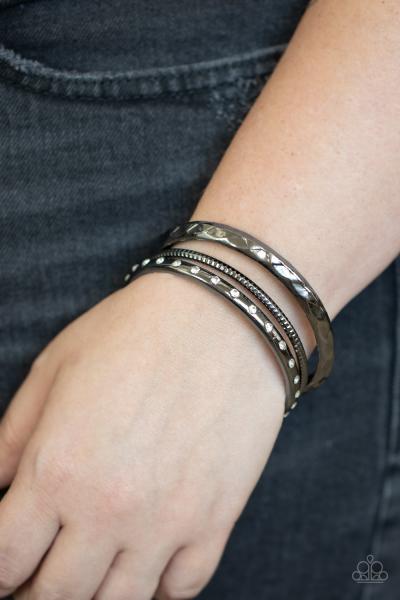 Confidently Curvaceous - Black Bracelet 