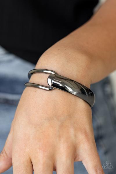 Couture-Clutcher - Black Bracelet 