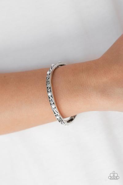 Malibu Marvelous - White Bracelet
